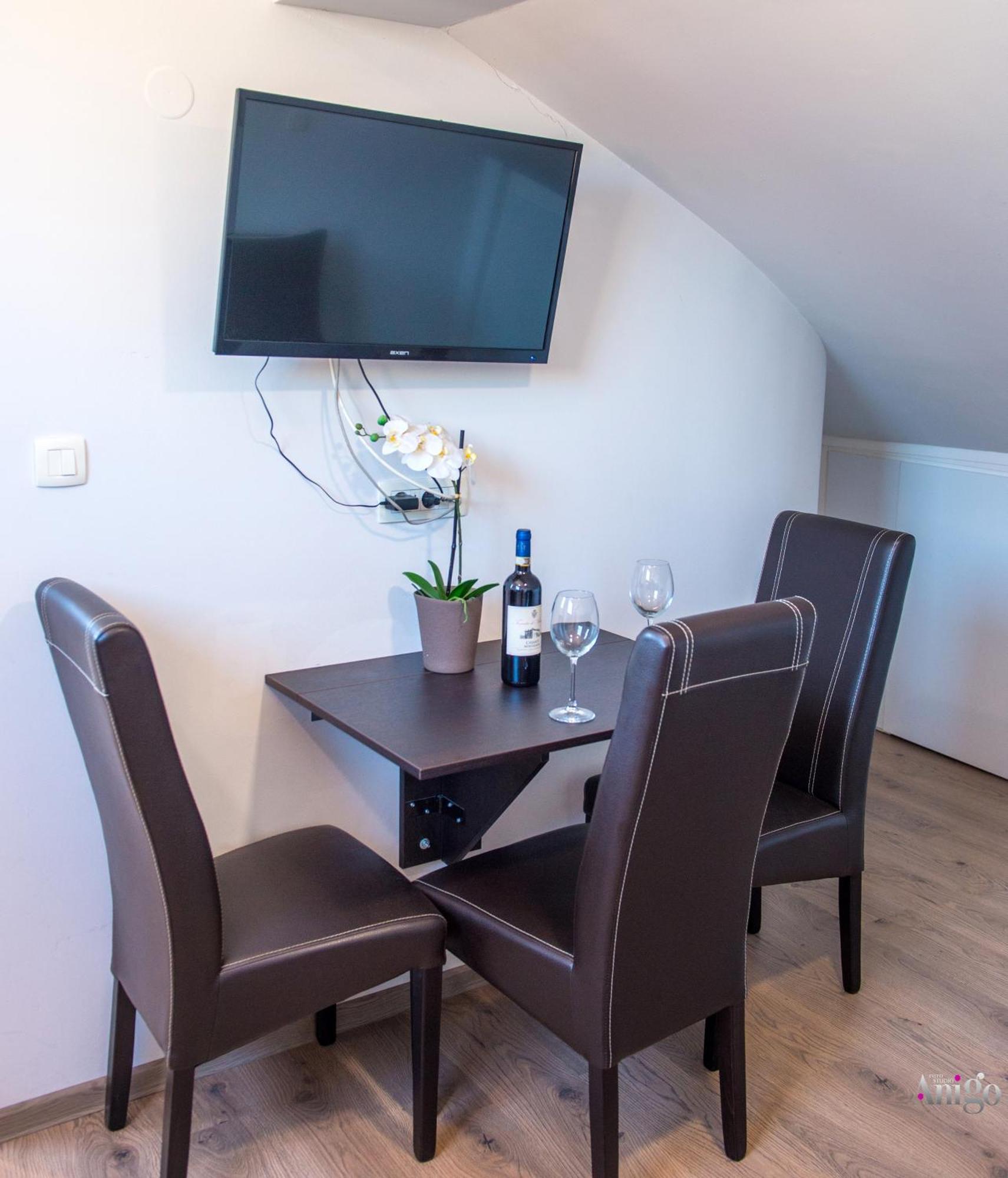 Apartments Enigma - With Private Parking Мостар Экстерьер фото