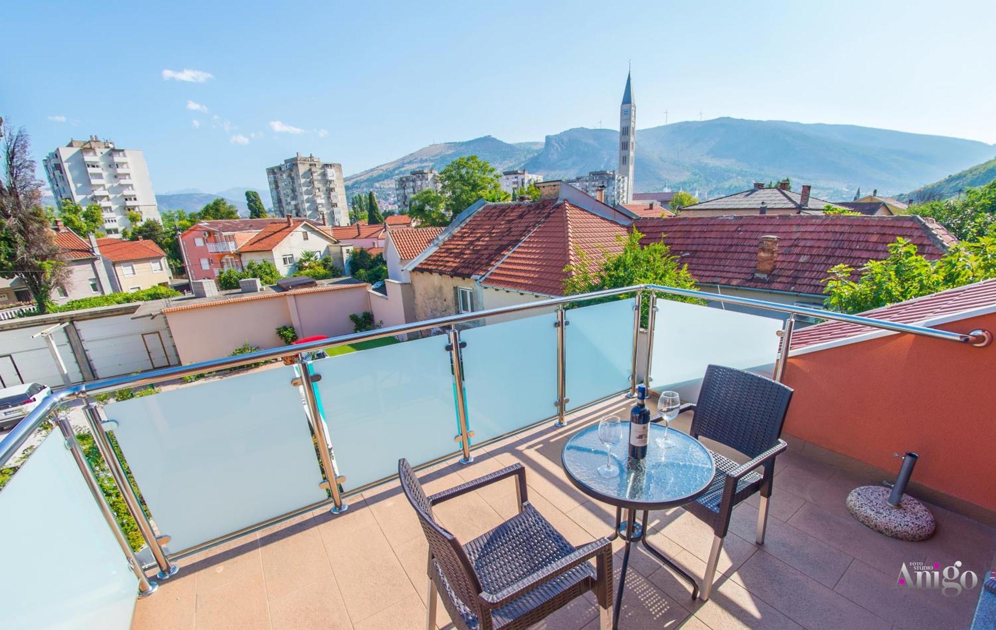 Apartments Enigma - With Private Parking Мостар Экстерьер фото